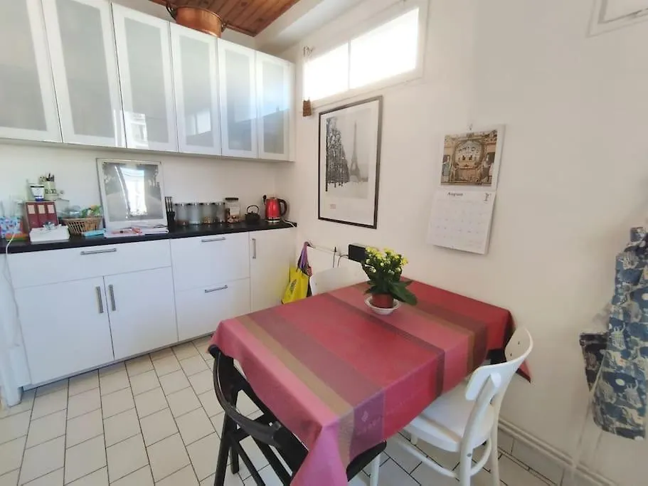 Apartmán Bright&Artful Loft Typical Parisian Lifestyle Area