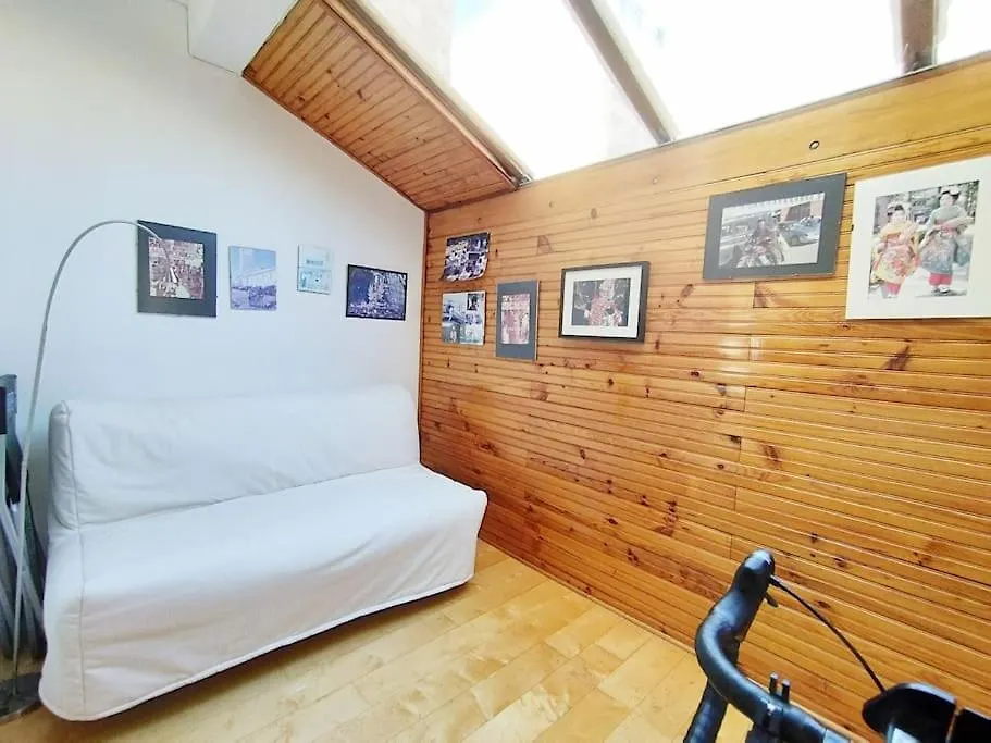 Appartamento Bright&Artful Loft Typical Parisian Lifestyle Area 0*, Parigi Francia