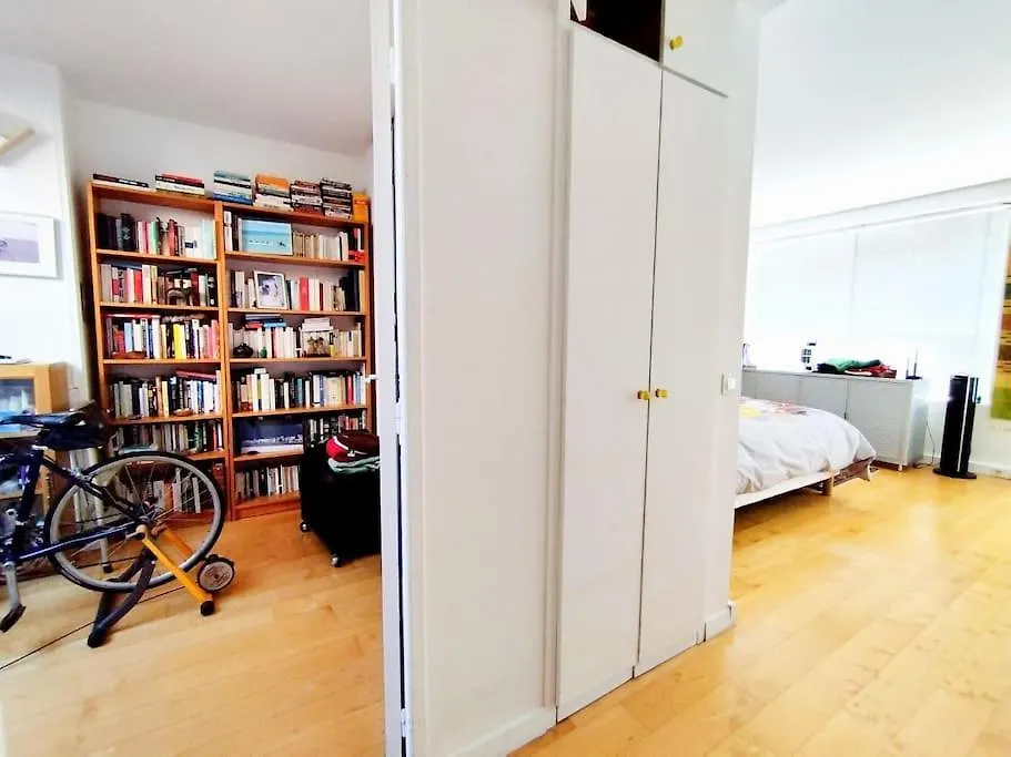 Appartamento Bright&Artful Loft Typical Parisian Lifestyle Area  Parigi